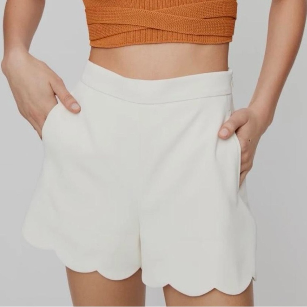 Wilfred ARBRE High Waist Scallop Shorts